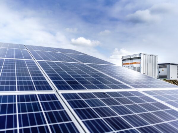 Solceller: Krydsfeltet Mellem Økonomi og Teknologi